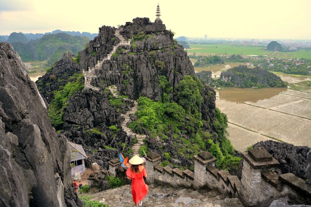 cueva mua ninh binh vietnam