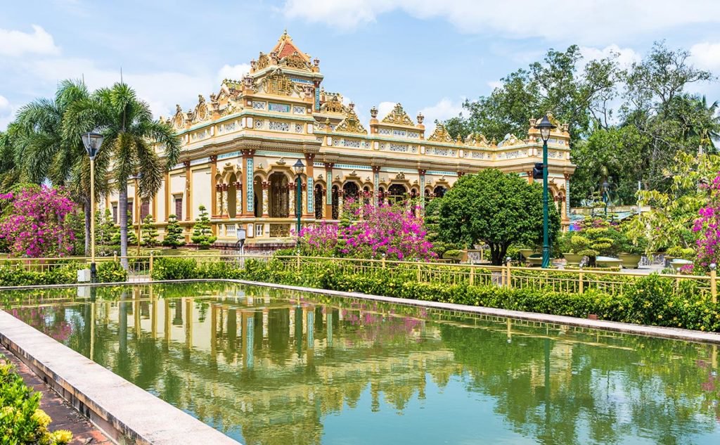 pagoda vinh trang my tho vietnam