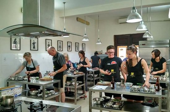 Clase-de-cocinar-en-Vietnam