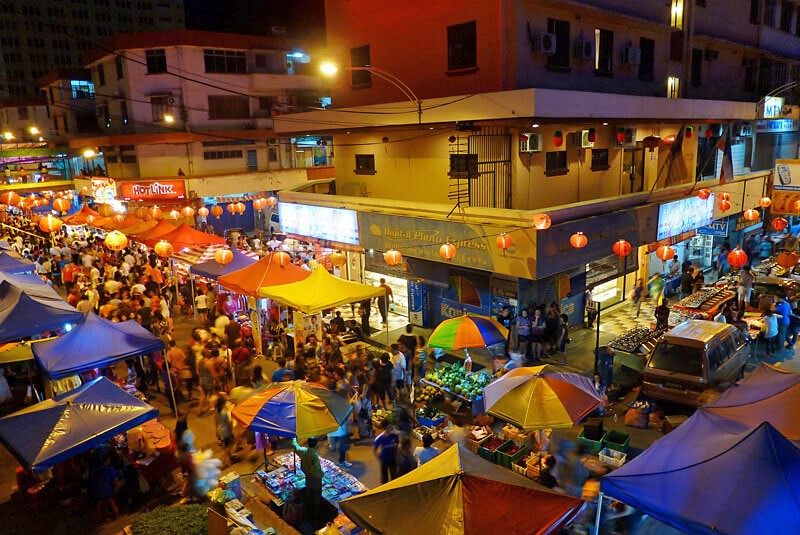 calle-nocturna-Yangon-de-Birmania