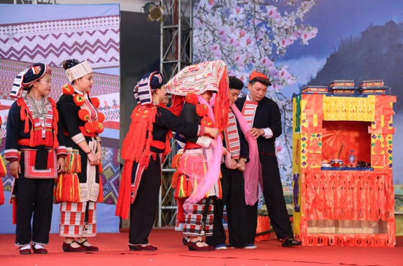 Trajes-tradicional-de-grupo-etnico-Dao-en-Vietnam