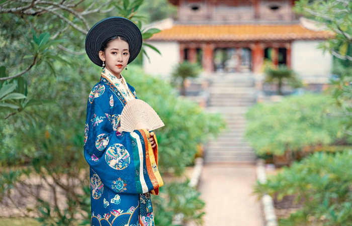 Ao Nhat Binh fue usado por la realeza y las damas de la corte durante la Dinastía Nguyen